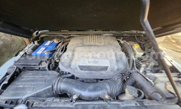 Sayi Na hannu Jeep Wrangler Sauran Mota in Douala a Ƙasar Kamaru Sayi Na hannu Jeep Wrangler Sauran Mota in Douala a Ƙasar Kamaru