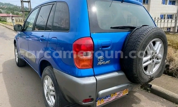 Acheter Occasion Voiture Toyota RAV4 Bleu à Douala, Littoral Cameroon Acheter Occasion Voiture Toyota RAV4 Bleu à Douala, Littoral Cameroon