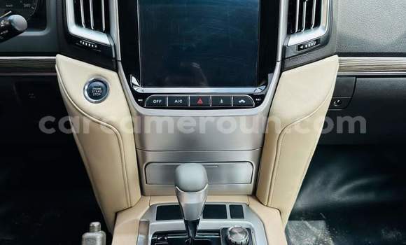 Sayi Na hannu Toyota Land Cruiser Black Mota in Yaounde a Babban Kamaru Sayi Na hannu Toyota Land Cruiser Black Mota in Yaounde a Babban Kamaru