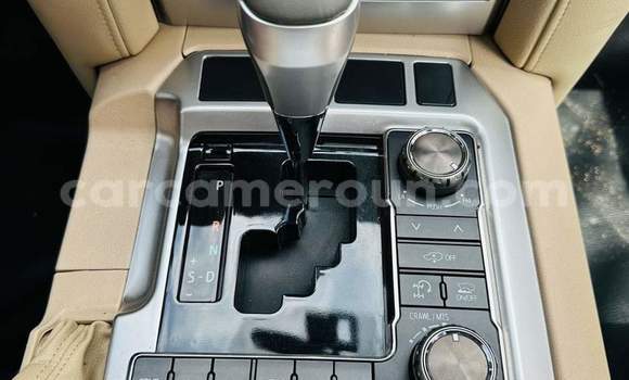 Sayi Na hannu Toyota Land Cruiser Black Mota in Yaounde a Babban Kamaru Sayi Na hannu Toyota Land Cruiser Black Mota in Yaounde a Babban Kamaru