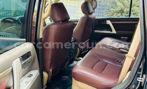 Sayi Na hannu Toyota Land Cruiser Black Mota in Yaounde a Babban Kamaru Sayi Na hannu Toyota Land Cruiser Black Mota in Yaounde a Babban Kamaru
