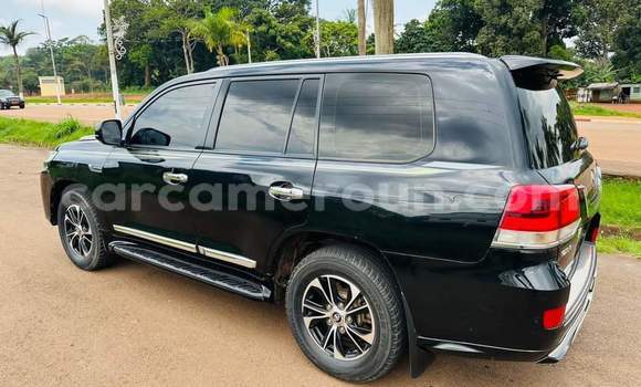 Acheter Occasion Voiture Toyota Land Cruiser Prado Noir à Yaoundé, Central Cameroon Acheter Occasion Voiture Toyota Land Cruiser Prado Noir à Yaoundé, Central Cameroon