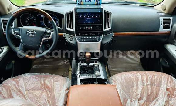 Acheter Occasion Voiture Toyota Land Cruiser Prado Noir à Yaoundé, Central Cameroon Acheter Occasion Voiture Toyota Land Cruiser Prado Noir à Yaoundé, Central Cameroon