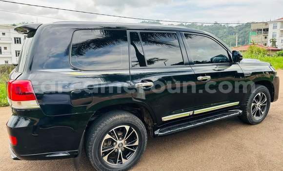 Acheter Occasion Voiture Toyota Land Cruiser Prado Noir à Yaoundé, Central Cameroon Acheter Occasion Voiture Toyota Land Cruiser Prado Noir à Yaoundé, Central Cameroon