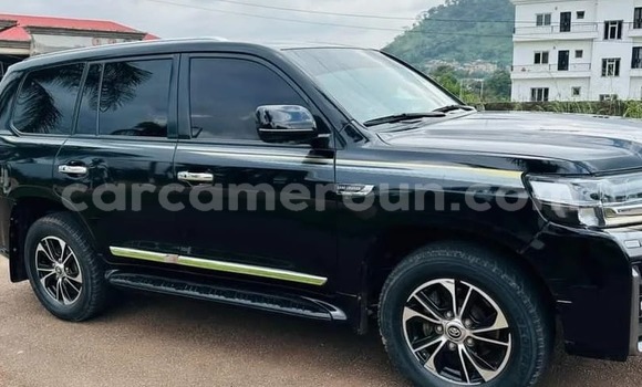 Sayi Na hannu Toyota Land Cruiser Prado Black Mota in Yaounde a Babban Kamaru Sayi Na hannu Toyota Land Cruiser Prado Black Mota in Yaounde a Babban Kamaru