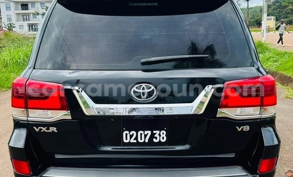 Sayi Na hannu Toyota Land Cruiser Prado Black Mota in Yaounde a Babban Kamaru Sayi Na hannu Toyota Land Cruiser Prado Black Mota in Yaounde a Babban Kamaru
