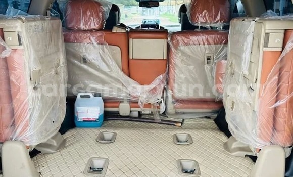 Sayi Na hannu Toyota Land Cruiser Prado Black Mota in Yaounde a Babban Kamaru Sayi Na hannu Toyota Land Cruiser Prado Black Mota in Yaounde a Babban Kamaru