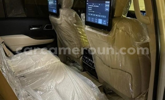Buy Used Toyota Land Cruiser Prado White Car in Yaounde in Central Cameroon Buy Used Toyota Land Cruiser Prado White Car in Yaounde in Central Cameroon