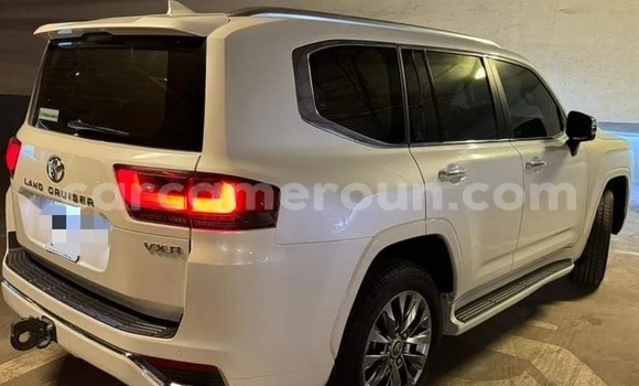 Buy Used Toyota Land Cruiser Prado White Car in Yaounde in Central Cameroon Buy Used Toyota Land Cruiser Prado White Car in Yaounde in Central Cameroon