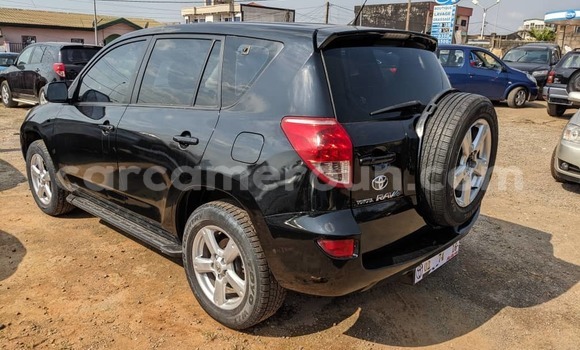 Sayi Na hannu Toyota RAV4 Black Mota in Yaounde a Babban Kamaru Sayi Na hannu Toyota RAV4 Black Mota in Yaounde a Babban Kamaru