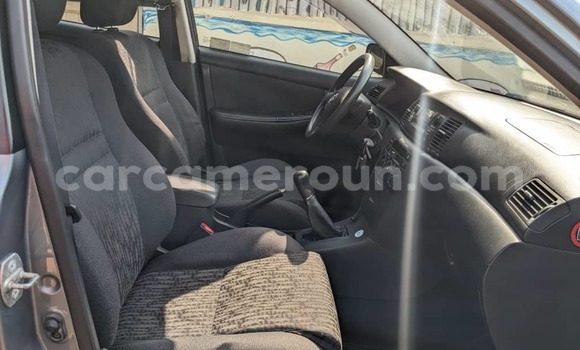 Sayi Na hannu Toyota RAV4 Black Mota in Yaounde a Babban Kamaru Sayi Na hannu Toyota RAV4 Black Mota in Yaounde a Babban Kamaru