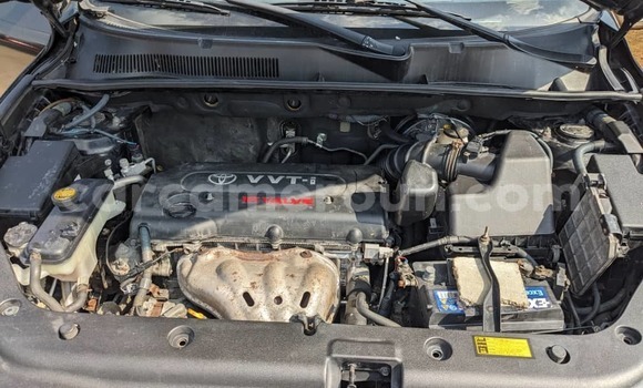 Sayi Na hannu Toyota RAV4 Black Mota in Yaounde a Babban Kamaru Sayi Na hannu Toyota RAV4 Black Mota in Yaounde a Babban Kamaru