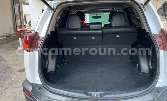Acheter Occasion Voiture Toyota RAV4 Blanc à Douala, Littoral Cameroon Acheter Occasion Voiture Toyota RAV4 Blanc à Douala, Littoral Cameroon