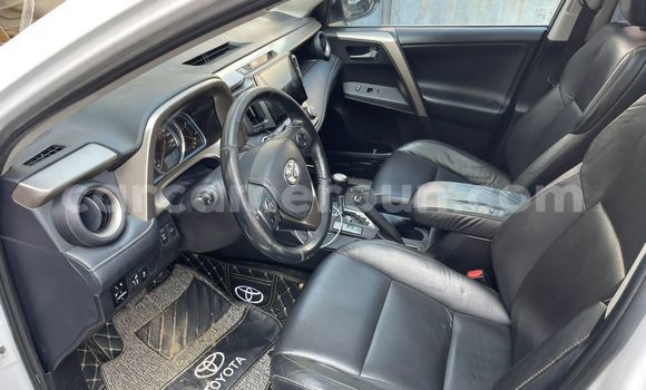 Acheter Occasion Voiture Toyota RAV4 Blanc à Douala, Littoral Cameroon Acheter Occasion Voiture Toyota RAV4 Blanc à Douala, Littoral Cameroon