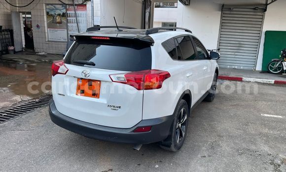 Acheter Occasion Voiture Toyota RAV4 Blanc à Douala, Littoral Cameroon Acheter Occasion Voiture Toyota RAV4 Blanc à Douala, Littoral Cameroon