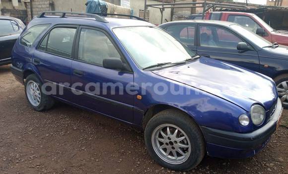 Sayi Na hannu Toyota Corolla Blue Mota in Yaounde a Babban Kamaru Sayi Na hannu Toyota Corolla Blue Mota in Yaounde a Babban Kamaru