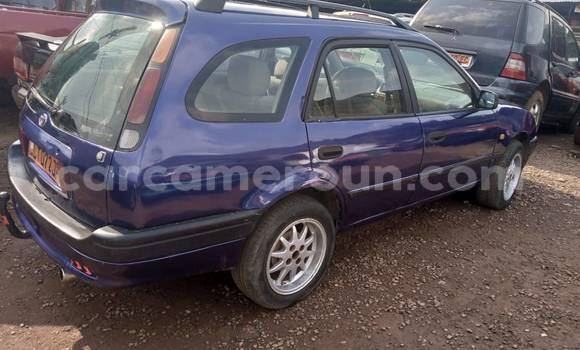 Sayi Na hannu Toyota Corolla Blue Mota in Yaounde a Babban Kamaru Sayi Na hannu Toyota Corolla Blue Mota in Yaounde a Babban Kamaru