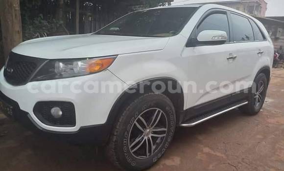 Sayi Na hannu Kia Sorento White Mota in Yaounde a Babban Kamaru Sayi Na hannu Kia Sorento White Mota in Yaounde a Babban Kamaru