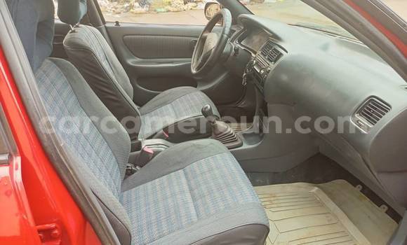 Sayi Na hannu Toyota Corolla Red Mota in Yaounde a Babban Kamaru Sayi Na hannu Toyota Corolla Red Mota in Yaounde a Babban Kamaru