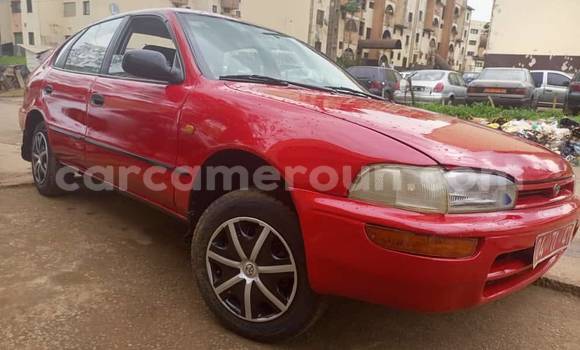 Sayi Na hannu Toyota Corolla Red Mota in Yaounde a Babban Kamaru Sayi Na hannu Toyota Corolla Red Mota in Yaounde a Babban Kamaru