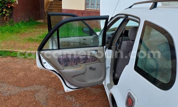 Acheter Occasion Voiture Toyota Corolla Blanc à Yaoundé, Central Cameroon Acheter Occasion Voiture Toyota Corolla Blanc à Yaoundé, Central Cameroon