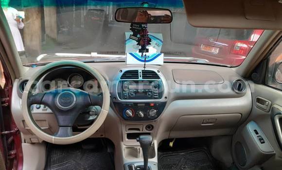 Sayi Na hannu Toyota RAV4 Red Mota in Yaounde a Babban Kamaru Sayi Na hannu Toyota RAV4 Red Mota in Yaounde a Babban Kamaru