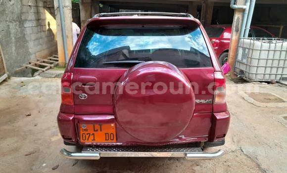 Sayi Na hannu Toyota RAV4 Red Mota in Yaounde a Babban Kamaru Sayi Na hannu Toyota RAV4 Red Mota in Yaounde a Babban Kamaru