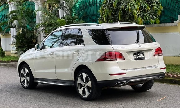 Buy Used Mercedes-Benz GLC 250D White Car in Douala in Littoral Cameroon Buy Used Mercedes-Benz GLC 250D White Car in Douala in Littoral Cameroon