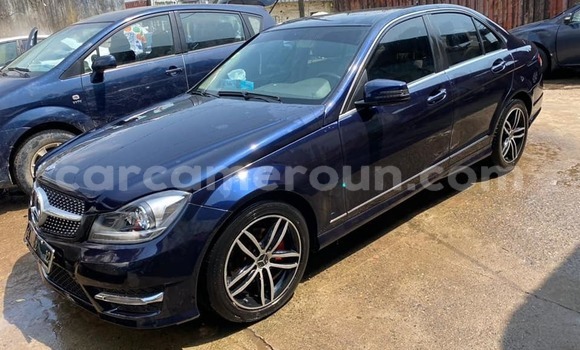Acheter Occasion Voiture Mercedes-Benz C-Classe Noir à Douala, Littoral Cameroon