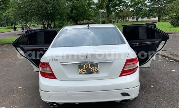 Acheter Occasion Voiture Mercedes‒Benz C–Class Blanc à Douala, Littoral Cameroon Acheter Occasion Voiture Mercedes‒Benz C–Class Blanc à Douala, Littoral Cameroon