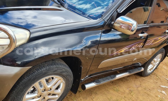 Sayi Na hannu Toyota RAV4 Black Mota in Yaounde a Babban Kamaru