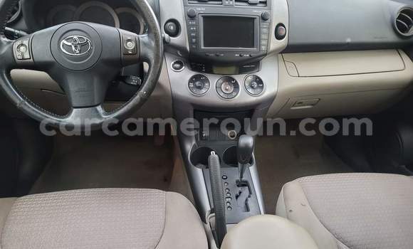 Sayi Na hannu Toyota Vanguard Black Mota in Yaounde a Babban Kamaru Sayi Na hannu Toyota Vanguard Black Mota in Yaounde a Babban Kamaru