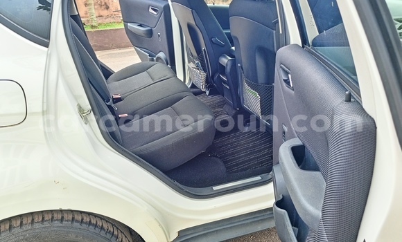 Buy Used Mercedes-Benz C180 coupe White Car in Yaounde in Central Cameroon Buy Used Mercedes-Benz C180 coupe White Car in Yaounde in Central Cameroon