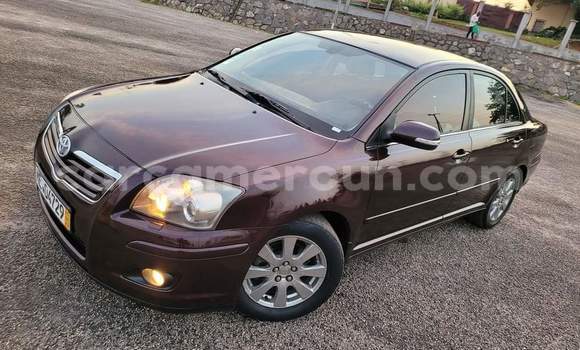 Sayi Na hannu Toyota Avensis Black Mota in Yaounde a Babban Kamaru Sayi Na hannu Toyota Avensis Black Mota in Yaounde a Babban Kamaru