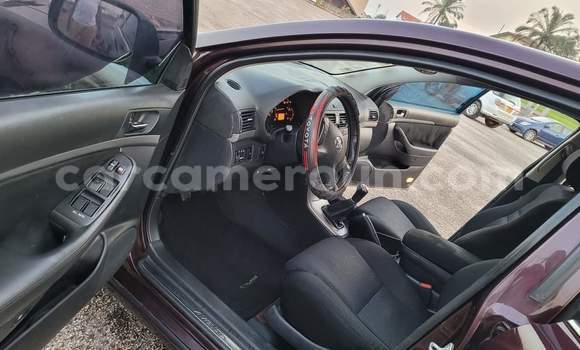 Sayi Na hannu Toyota Avensis Black Mota in Yaounde a Babban Kamaru Sayi Na hannu Toyota Avensis Black Mota in Yaounde a Babban Kamaru