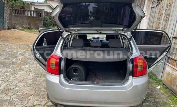 Sayi Imported Toyota Corolla Azurfa Mota in Douala a Ƙasar Kamaru Sayi Imported Toyota Corolla Azurfa Mota in Douala a Ƙasar Kamaru
