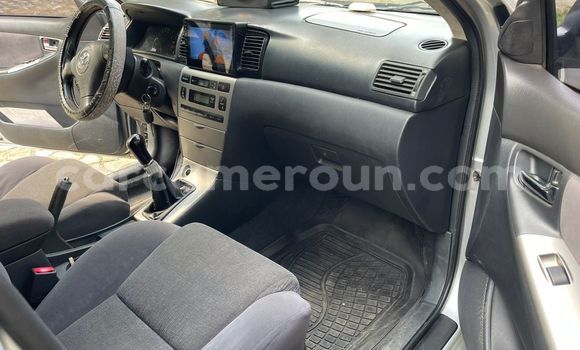 Sayi Imported Toyota Corolla Azurfa Mota in Douala a Ƙasar Kamaru Sayi Imported Toyota Corolla Azurfa Mota in Douala a Ƙasar Kamaru