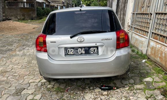 Sayi Imported Toyota Corolla Azurfa Mota in Douala a Ƙasar Kamaru Sayi Imported Toyota Corolla Azurfa Mota in Douala a Ƙasar Kamaru