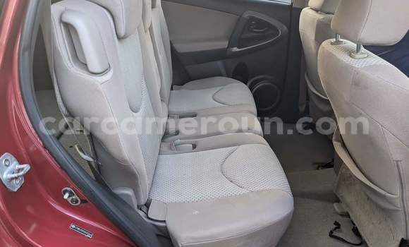 Sayi Na hannu Toyota RAV4 Red Mota in Yaounde a Babban Kamaru Sayi Na hannu Toyota RAV4 Red Mota in Yaounde a Babban Kamaru