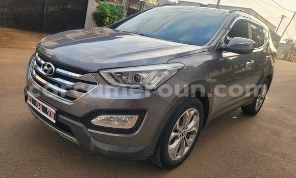 Sayi Na hannu Hyundai Santa Fe Azurfa Mota in Yaounde a Babban Kamaru
