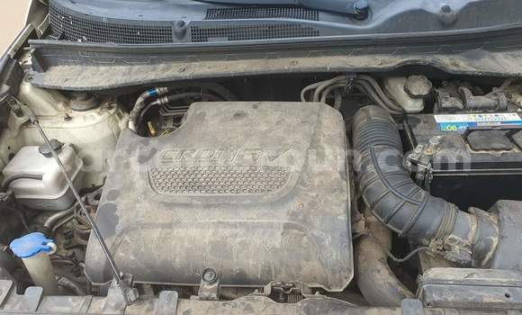 Sayi Na hannu Kia Sportage Blue Mota in Yaounde a Babban Kamaru Sayi Na hannu Kia Sportage Blue Mota in Yaounde a Babban Kamaru