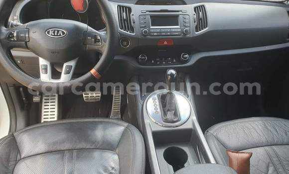 Sayi Na hannu Kia Sportage Blue Mota in Yaounde a Babban Kamaru Sayi Na hannu Kia Sportage Blue Mota in Yaounde a Babban Kamaru