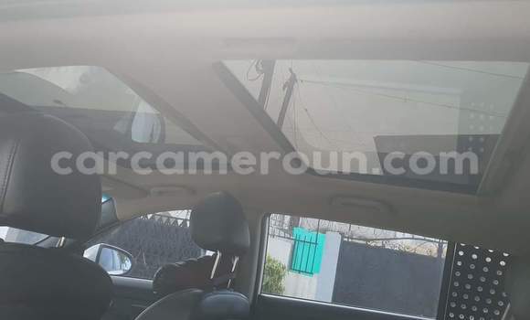 Sayi Na hannu Kia Sportage Blue Mota in Yaounde a Babban Kamaru Sayi Na hannu Kia Sportage Blue Mota in Yaounde a Babban Kamaru