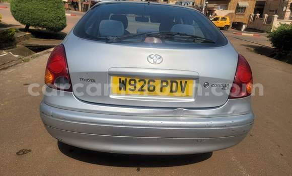 Sayi Na hannu Toyota Corolla White Mota in Yaounde a Babban Kamaru Sayi Na hannu Toyota Corolla White Mota in Yaounde a Babban Kamaru