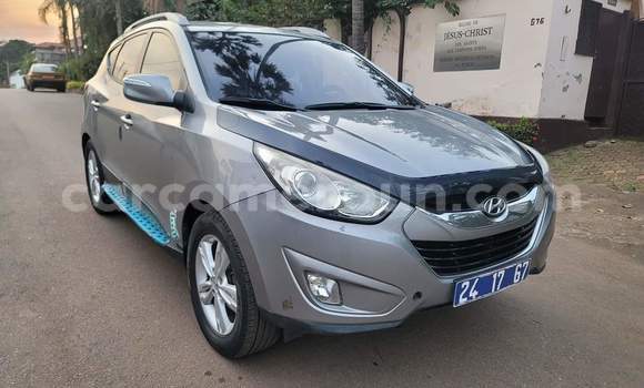 Buy Used Hyundai Tucson Silver Car in Yaounde in Central Cameroon