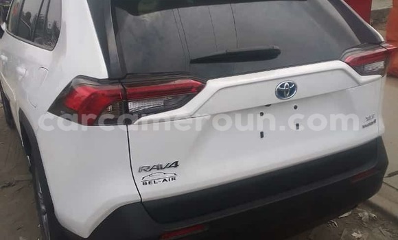 Acheter Occasion Voiture Toyota RAV4 Blanc à Douala, Littoral Cameroon