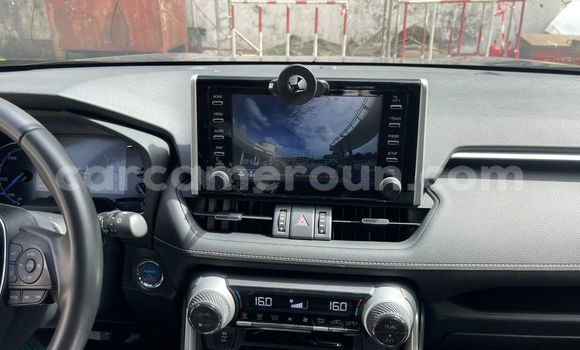 Sayi Imported Toyota RAV4 Black Mota in Douala a Ƙasar Kamaru Sayi Imported Toyota RAV4 Black Mota in Douala a Ƙasar Kamaru
