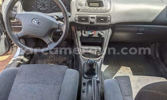 Sayi Na hannu Toyota Corolla White Mota in Yaounde a Babban Kamaru Sayi Na hannu Toyota Corolla White Mota in Yaounde a Babban Kamaru