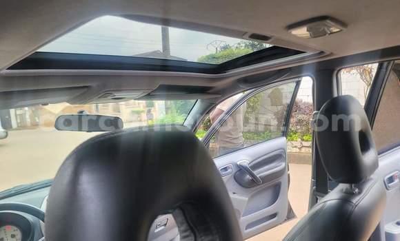 Acheter Occasion Voiture Toyota RAV4 Noir à Yaoundé, Central Cameroon Acheter Occasion Voiture Toyota RAV4 Noir à Yaoundé, Central Cameroon