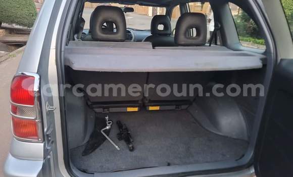 Acheter Occasion Voiture Toyota RAV4 Gris à Yaoundé, Central Cameroon Acheter Occasion Voiture Toyota RAV4 Gris à Yaoundé, Central Cameroon